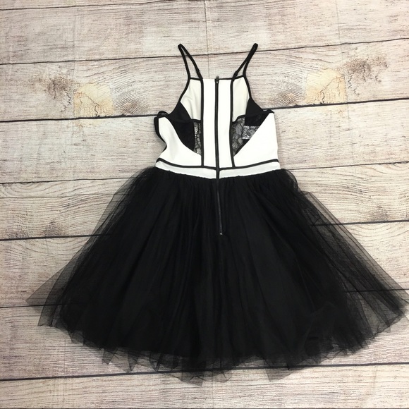 NWT BCBGenetation White Black Party Dress with Crinoline Mesh bottom Size 2 XS - Picture 2 of 5